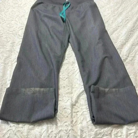 Figs Technical Collection Gray Drawstring Scrubs Pants Size Smalll - Picture 8 of 9